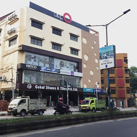 Super Collection O Gokul Residency Near Emami City Dumdum Opposite Raja Palace Hotel Dam Dam Bagian luar foto