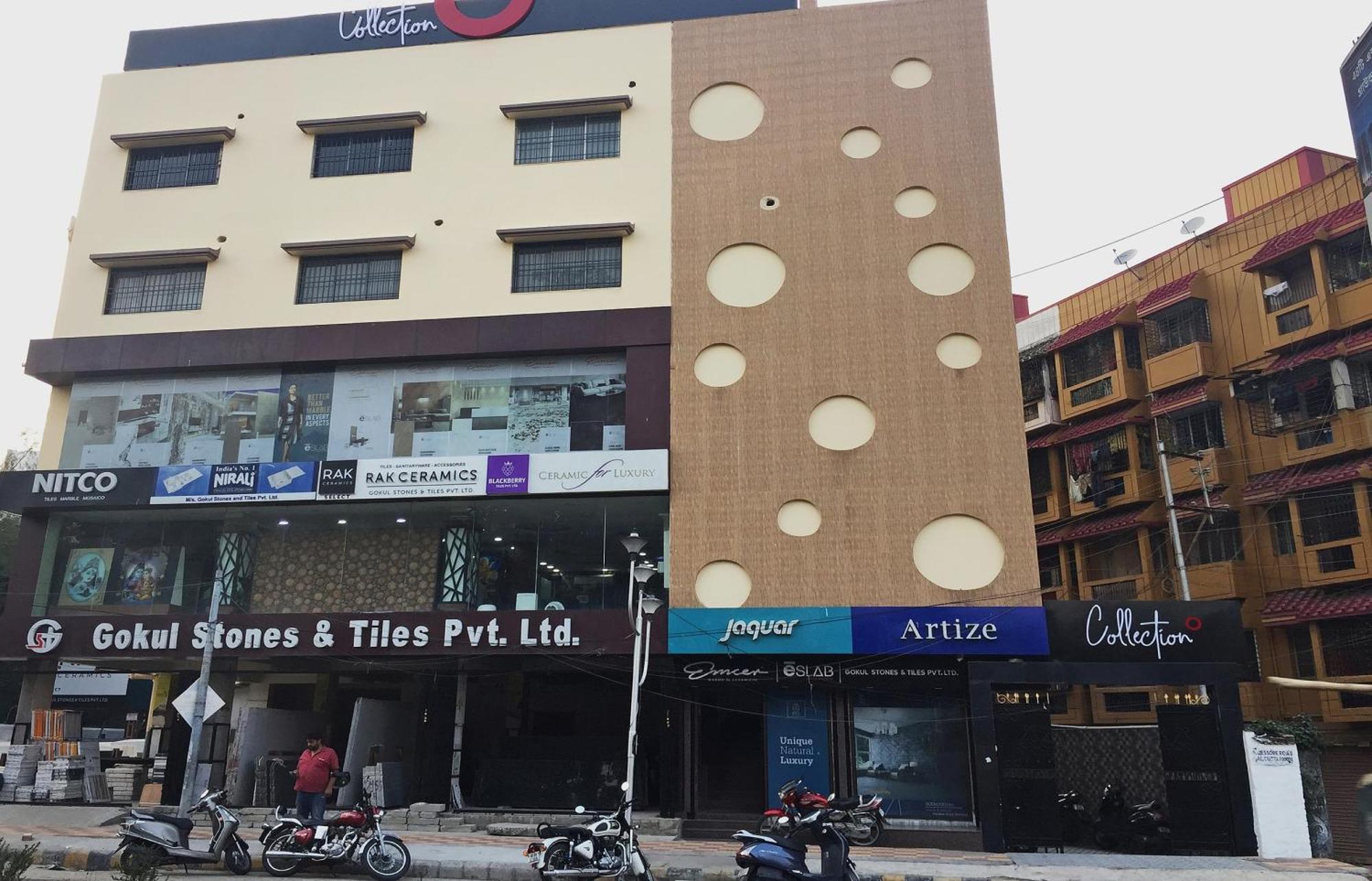 Super Collection O Gokul Residency Near Emami City Dumdum Opposite Raja Palace Hotel Dam Dam Bagian luar foto