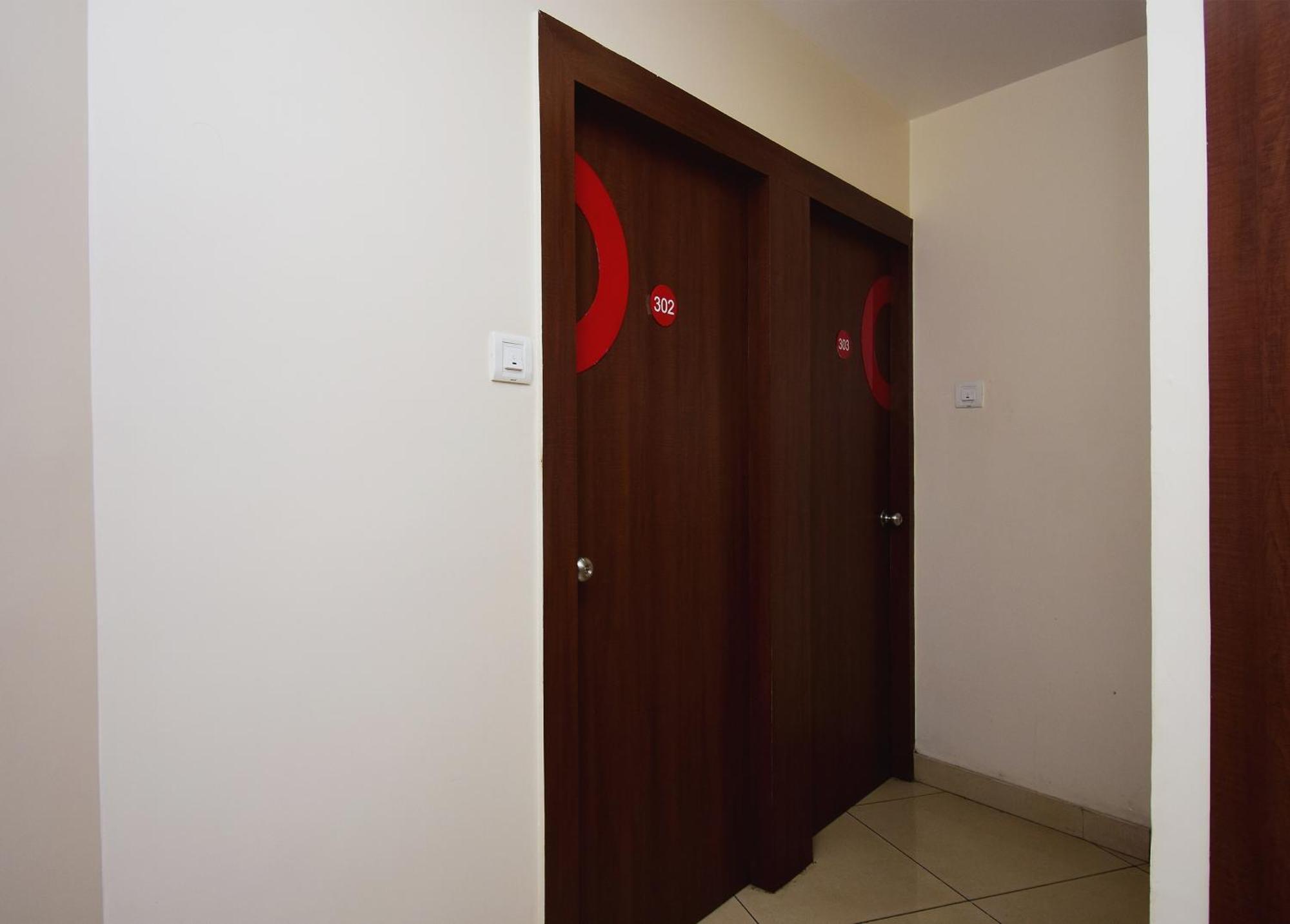 Super Collection O Gokul Residency Near Emami City Dumdum Opposite Raja Palace Hotel Dam Dam Bagian luar foto