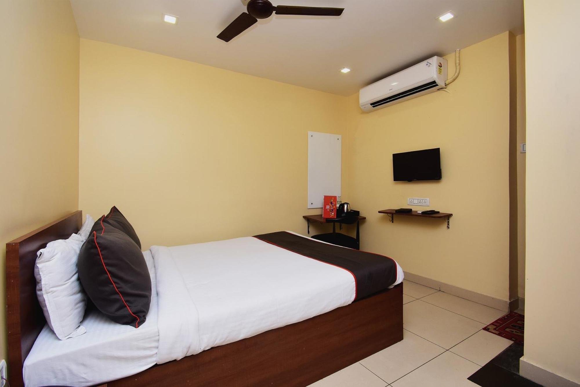 Super Collection O Gokul Residency Near Emami City Dumdum Opposite Raja Palace Hotel Dam Dam Bagian luar foto