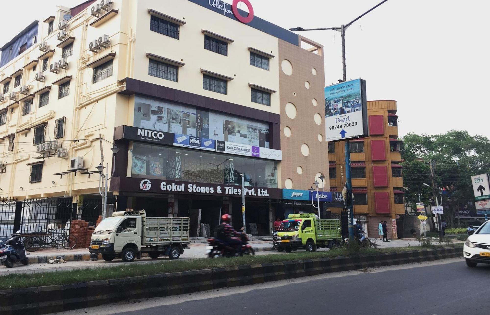 Super Collection O Gokul Residency Near Emami City Dumdum Opposite Raja Palace Hotel Dam Dam Bagian luar foto