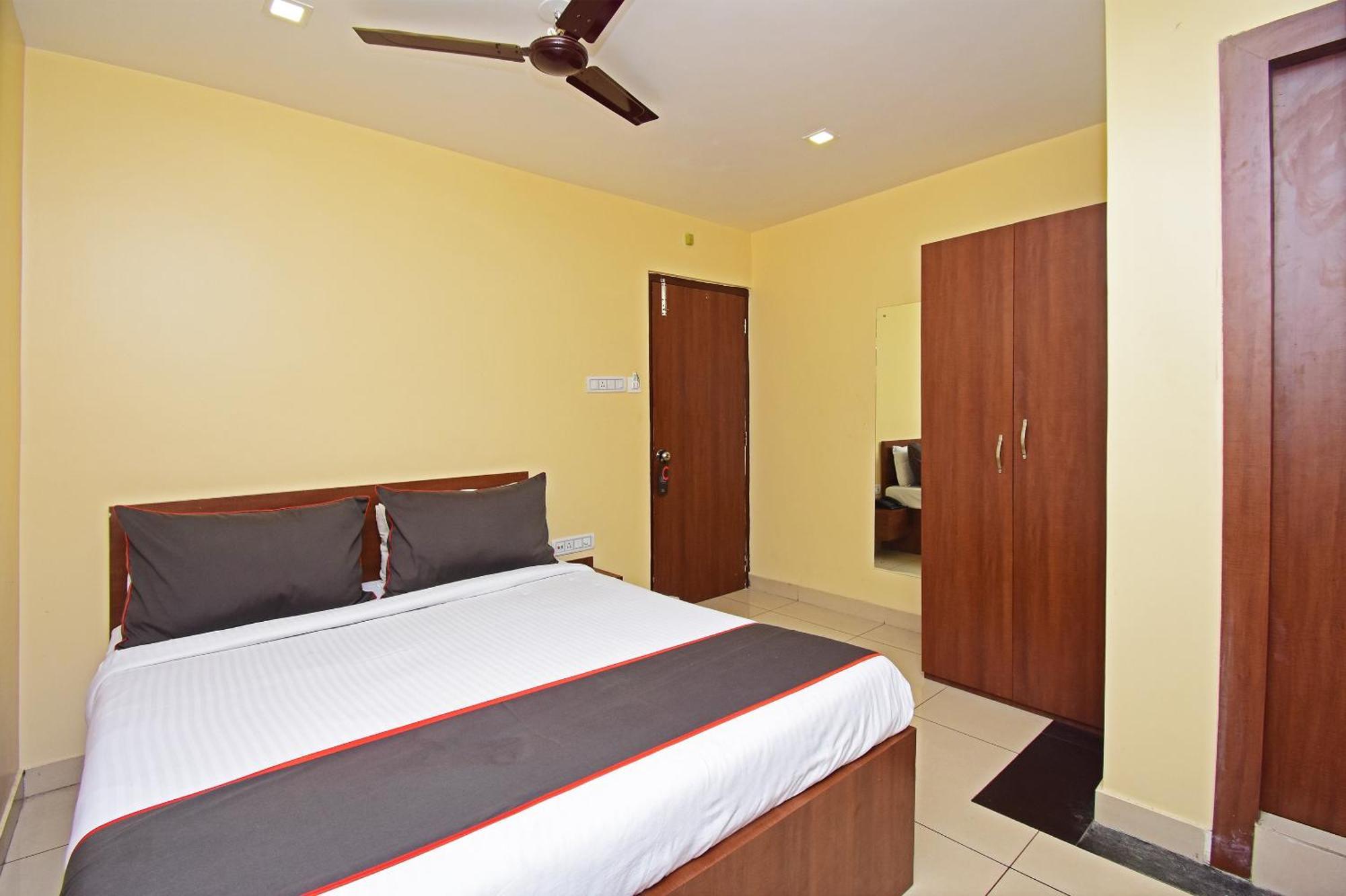 Super Collection O Gokul Residency Near Emami City Dumdum Opposite Raja Palace Hotel Dam Dam Bagian luar foto